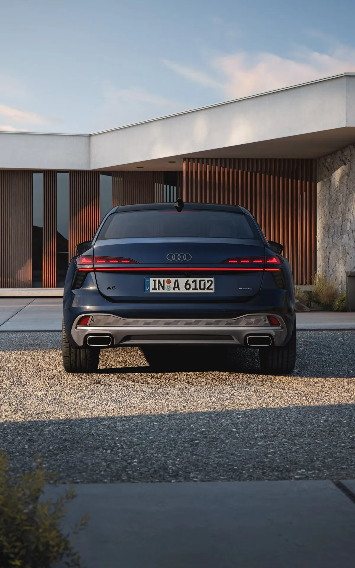 Cụm đèn pha thanh mảnh nằm dọc theo lưới tản nhiệt Singleframe không viền